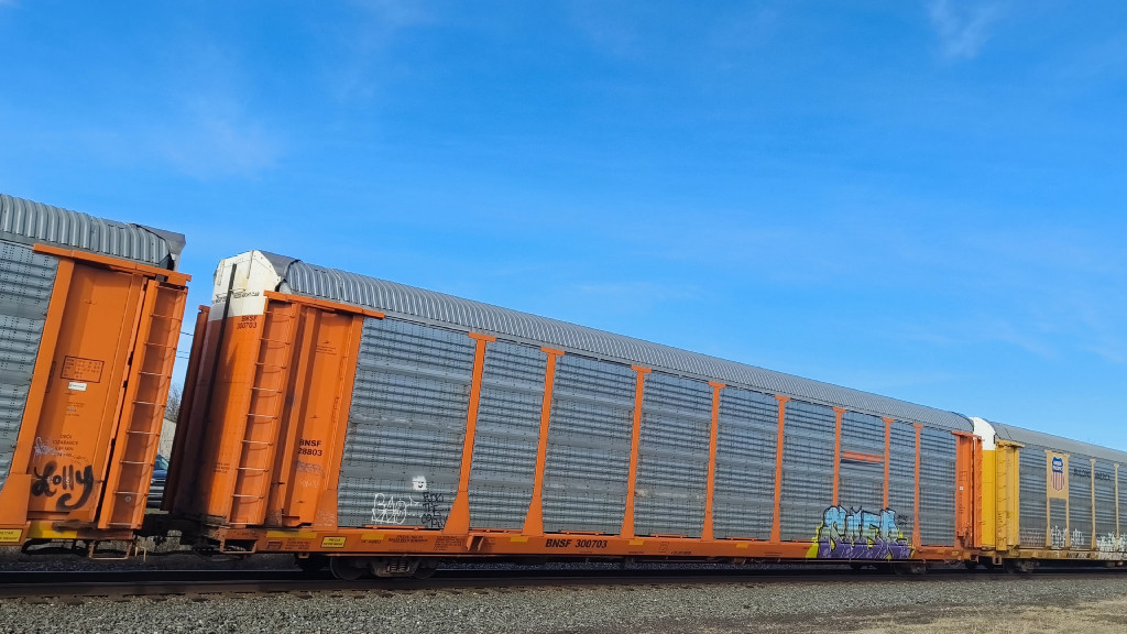 BNSF 28803 (Body) BNSF 300703 (Flat)